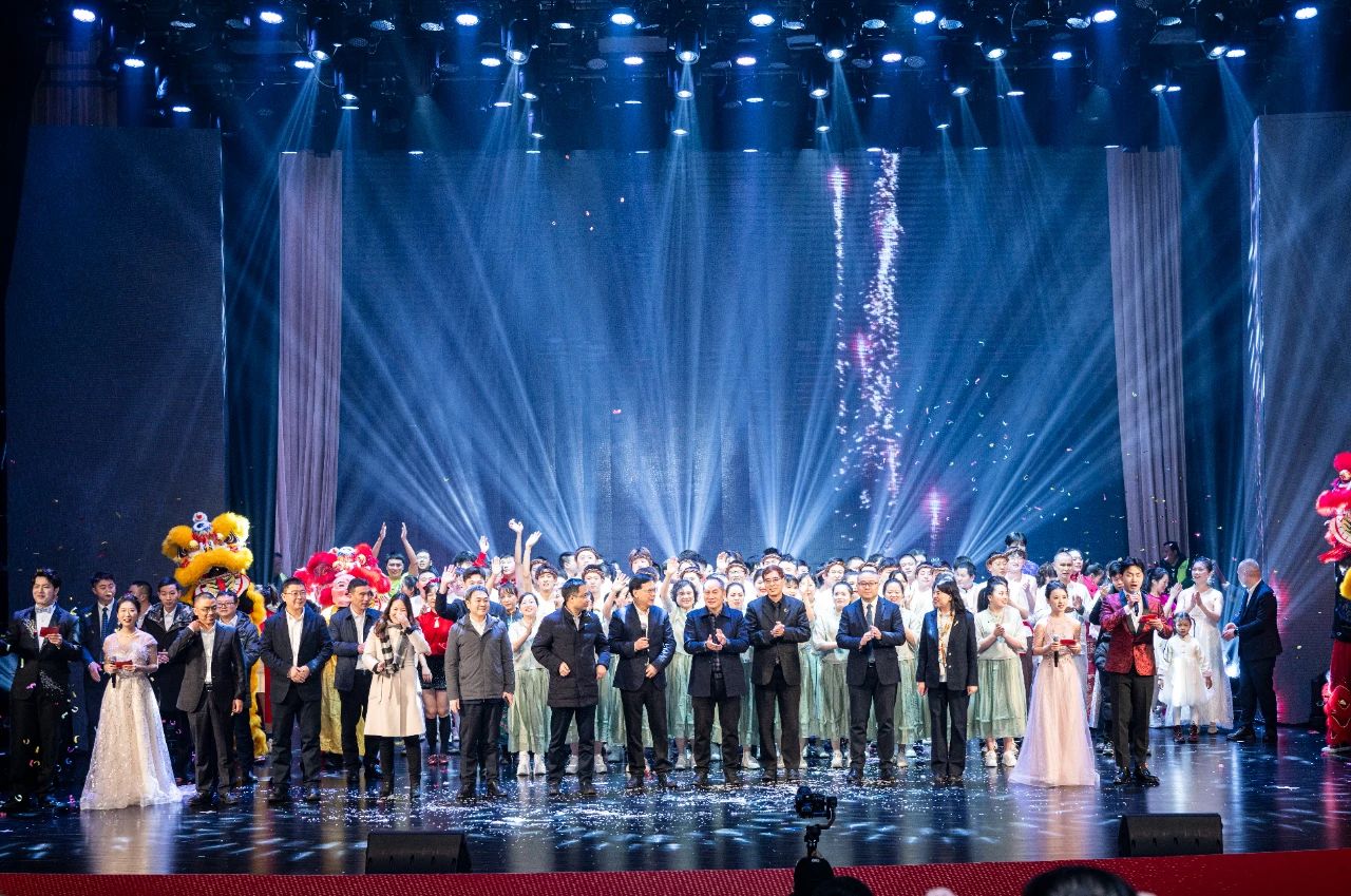 九游（jiuyou）官方网站集团举办2024年度“建功重机·年度先进”颁奖典礼暨“星耀2025”迎春联欢会