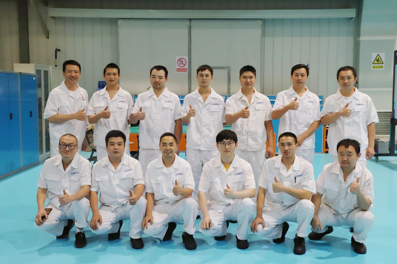 驻厂生产 铆足干劲冲刺全年目标